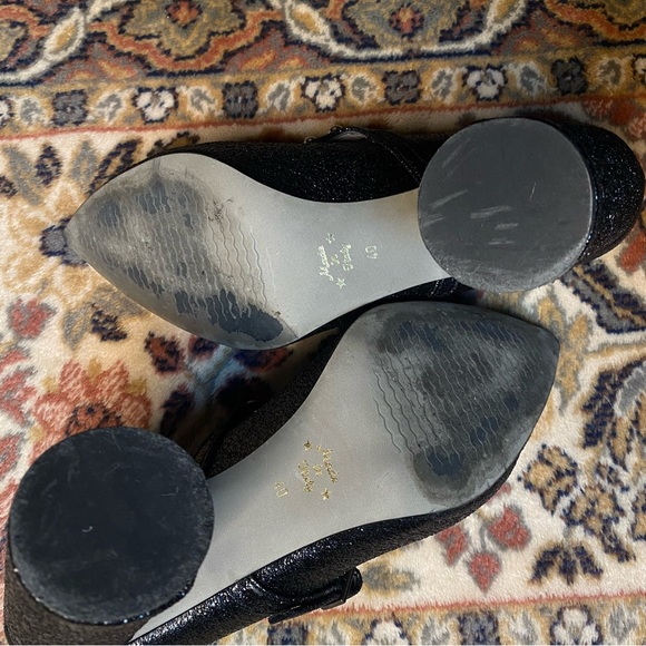 Pointed toe heels - Picture 4 of 6